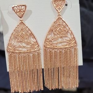 Beautiful NWT Kendra Scott Rose Gold Earrings